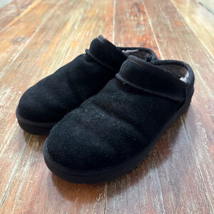 UGG Classic Slip-On Black Suede Shearling Lined Clog Slippers size 9
